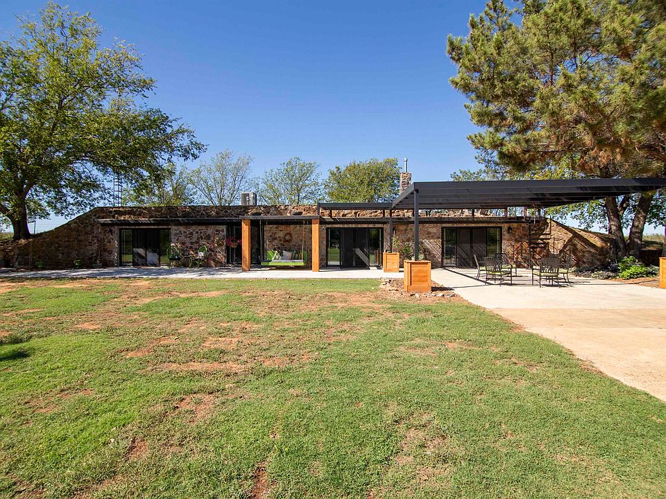 10470 N 2830th Rd, Waurika, OK 73573 Zillow
