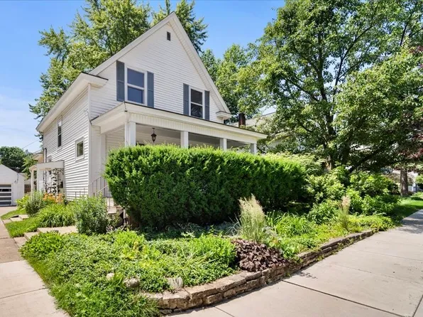 1609 E Taylor St, Bloomington, IL 61701