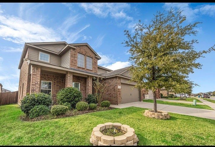 1st image of 2315 Julia Ln