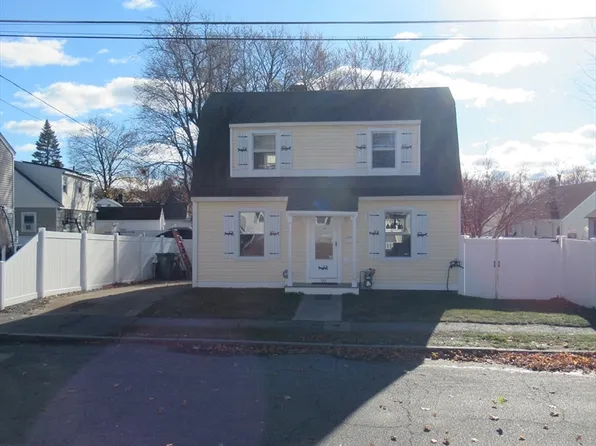 99 Homestead Rd, Lowell, MA 01850