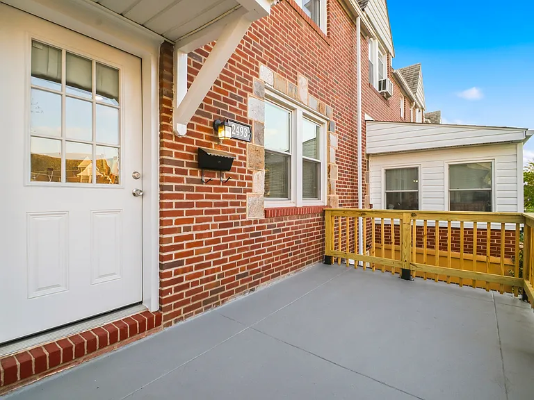 2493 Fairway — Photo 3