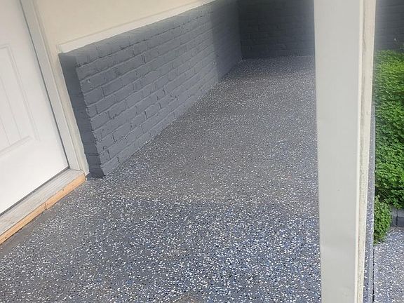 3rd image of 719 W Oak St