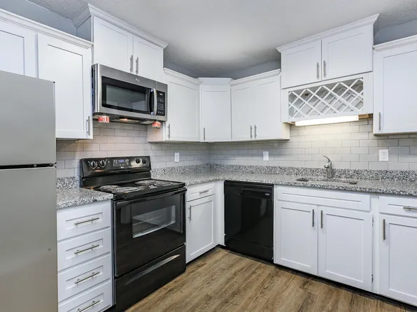 Kingston Pointe Apartments