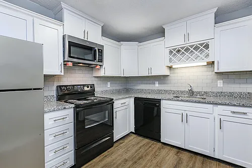 Kingston Pointe Apartments Photo 1