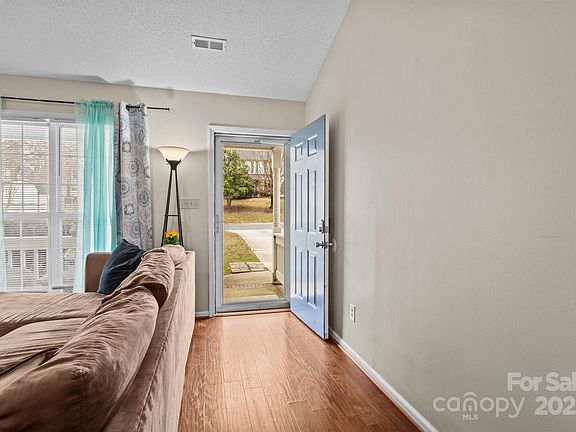 5th image of 172 Heath Ln