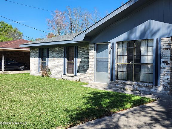 3rd image of 116 Collins Dr