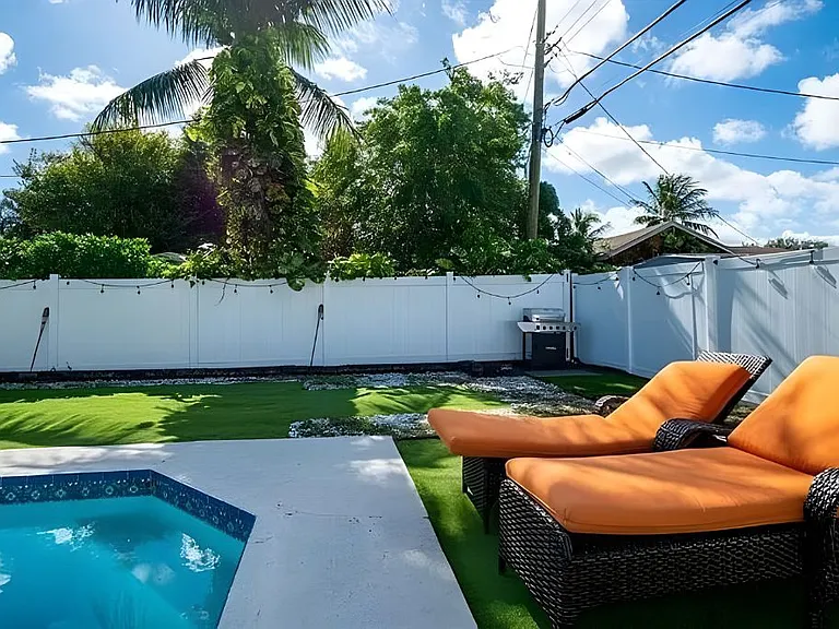 6941 Boston Dr — Photo 17