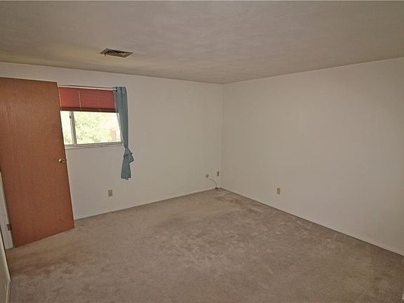 4th image of 7359 Colegrove Dr