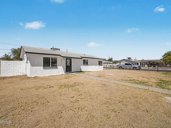 3rd image of 3602 W ALMERIA Road
