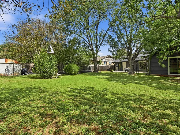 1605 Springer Ln — Photo 27