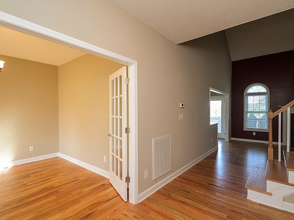 2nd image of 135 Players Park Cir