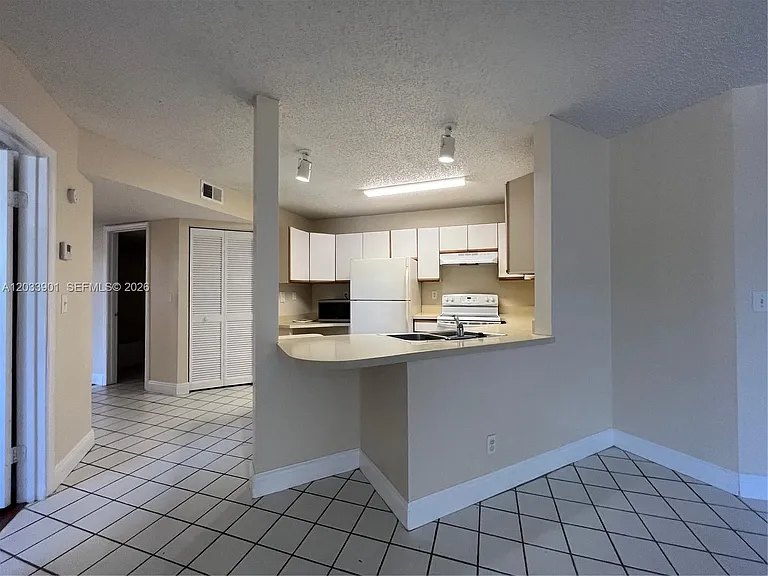 4015 W McNab Rd #D212 — Photo 3