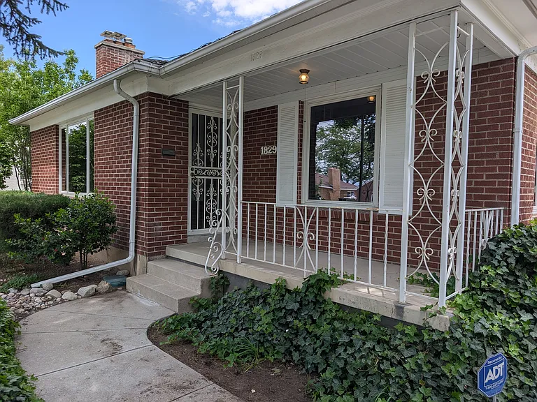 1829 E Bryan Ave — Photo 23