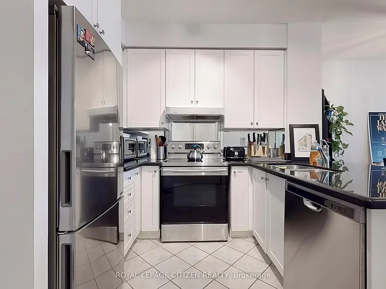 555 Yonge St #302 — Photo 12