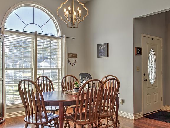 3rd image of 108 Jenna Brooke Ln