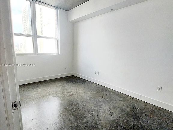 4th image of 133 NE 2nd Ave APT 1111