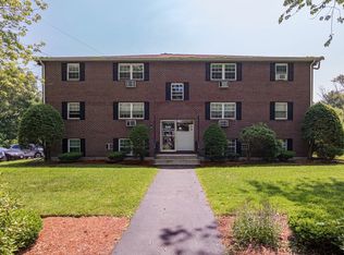 96 Richardson Rd #B25, North Chelmsford, MA 01863