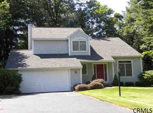 10 Mann Blvd, Halfmoon, NY 12065