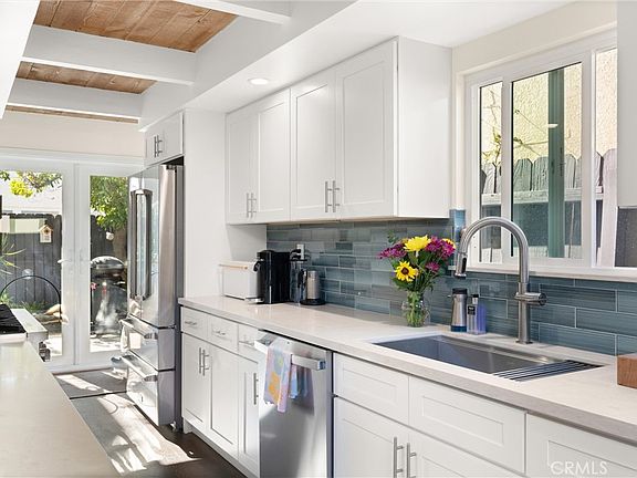 4th image of 327 62nd St