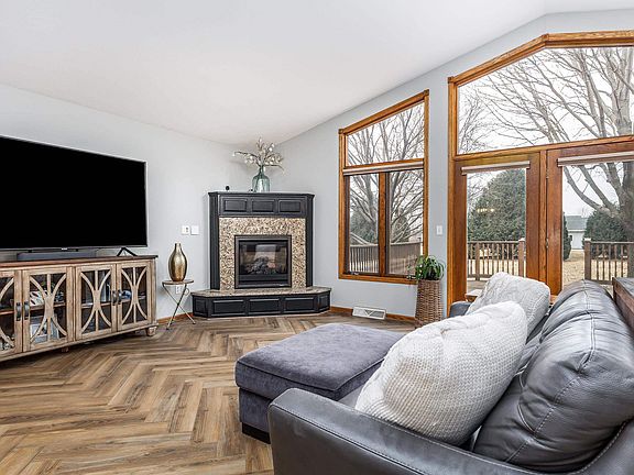 5th image of 10699 Blue Jay Dr
