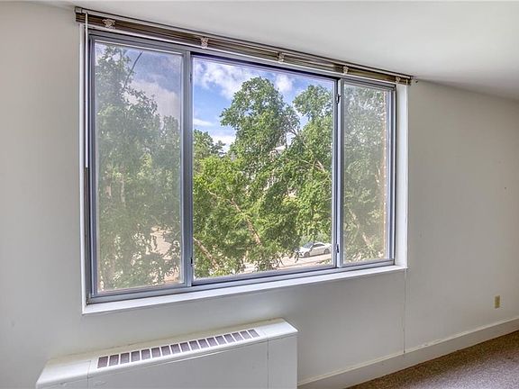 3rd image of 600 E 8th St APT 3L