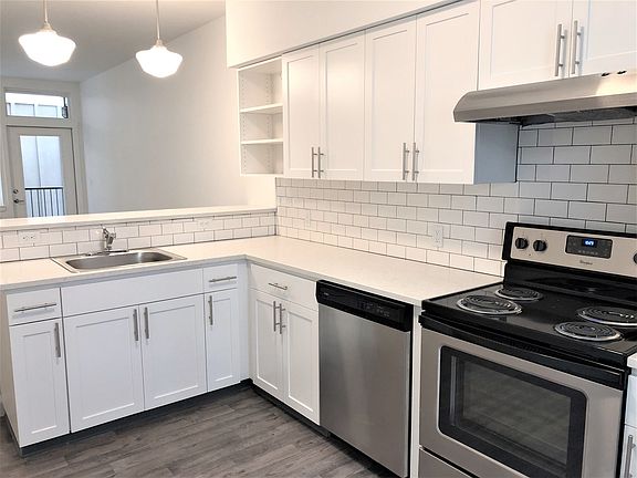 2nd image of 7510 SE Milwaukie Ave #204