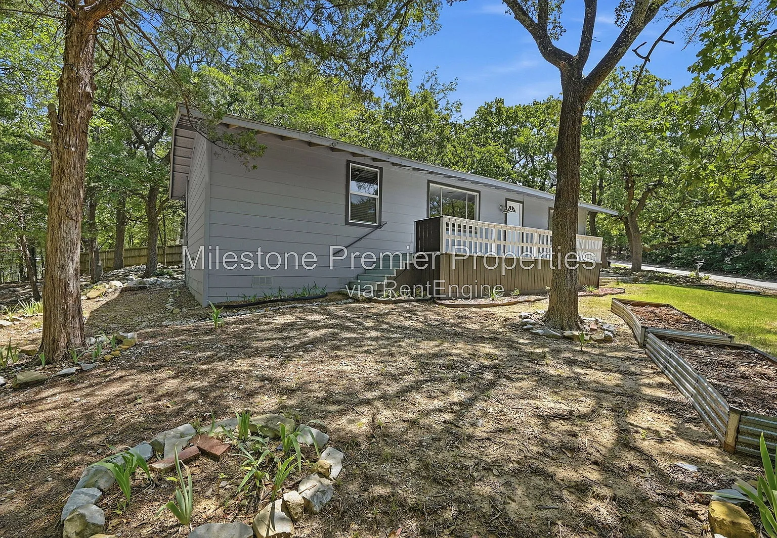 2 bed, 2.0 bath, 1230 sqft, $1,649 — Photo 3