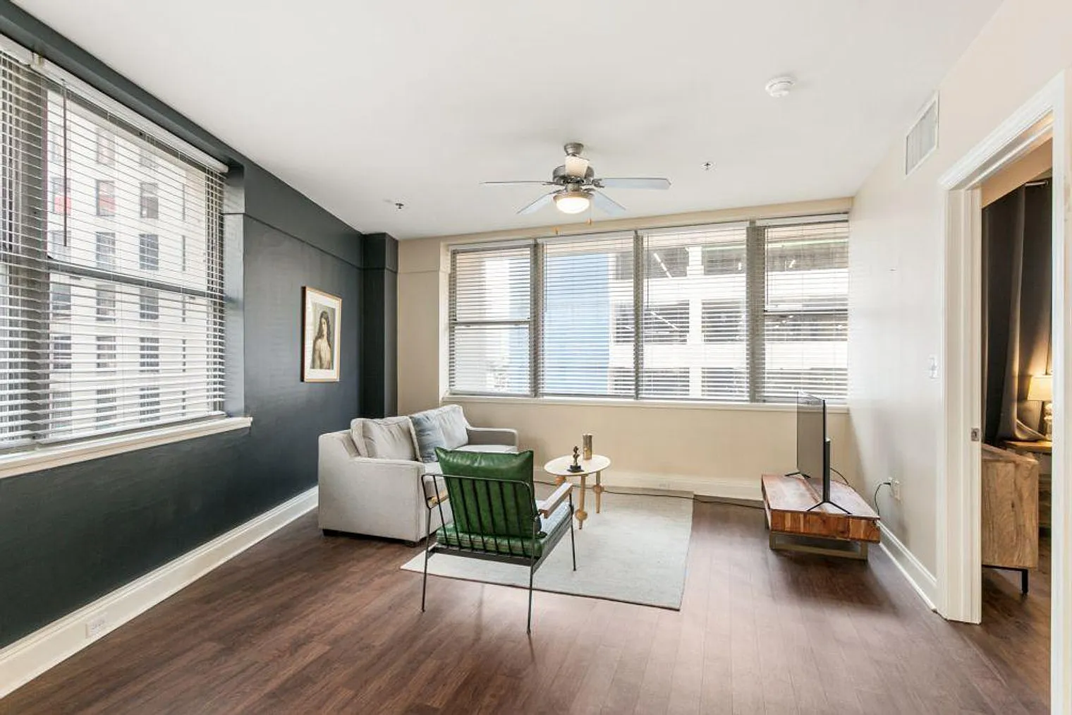 1 bed, 2.0 bath, 430 sqft, $4,366 — Photo 2