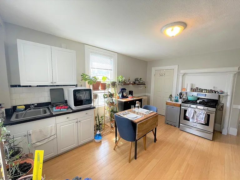 16 Cutter St — Photo 2