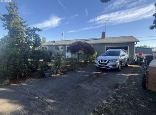 425 S 39th Pl, Springfield, OR 97478