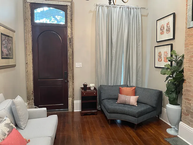2121 Jackson Ave — Photo 4
