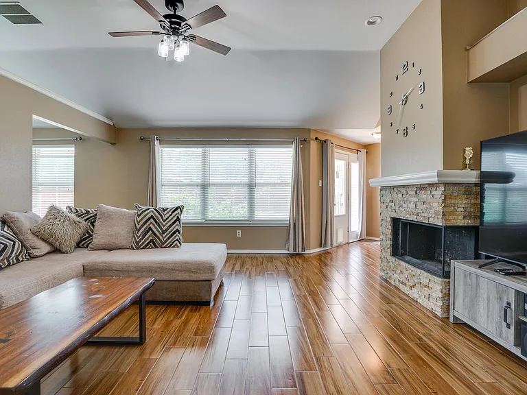 369 Phillips Dr — Photo 26