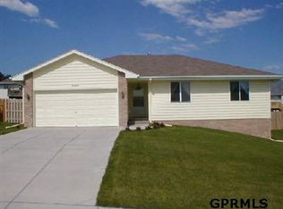 8004 S 68th Circle Ave, La Vista, NE 68128