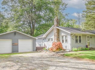 2320 Hemlock Rd, Quincy, MI 49082