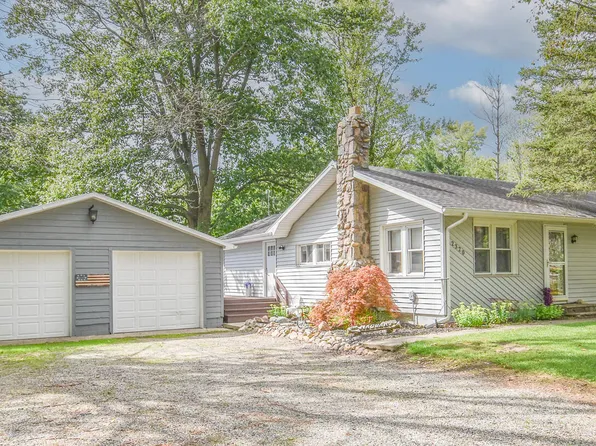 2320 Hemlock Rd, Quincy, MI 49082