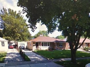 905 Webster Ln, Des Plaines, IL
