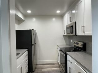 950 N San Antonio Rd #17B, Los Altos, CA 94022