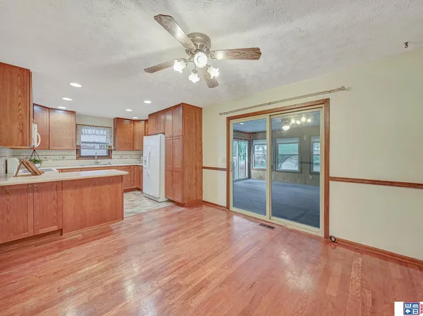 5005 Prince Rd, Lincoln, NE 68516