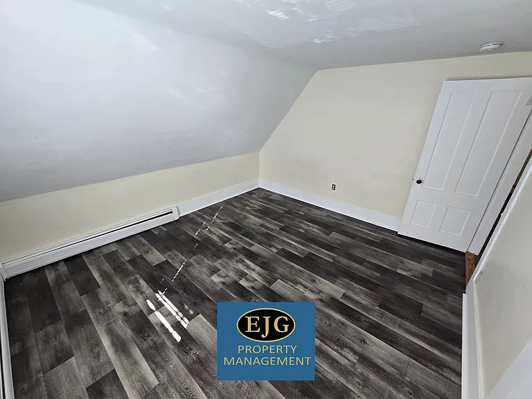 20 Pleasant St #A — Photo 12