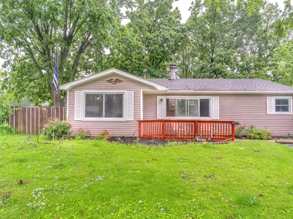 442 W Auburn Ln, Crete, IL 60417