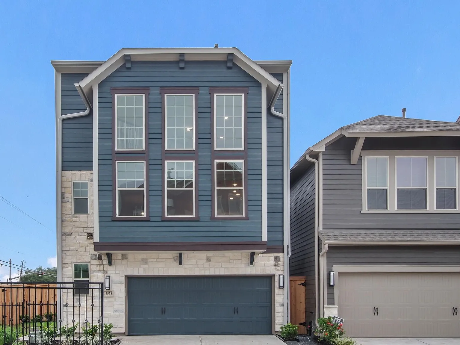 5 bed, 3.5 bath, 2518 sqft, $3,300 — Photo 2