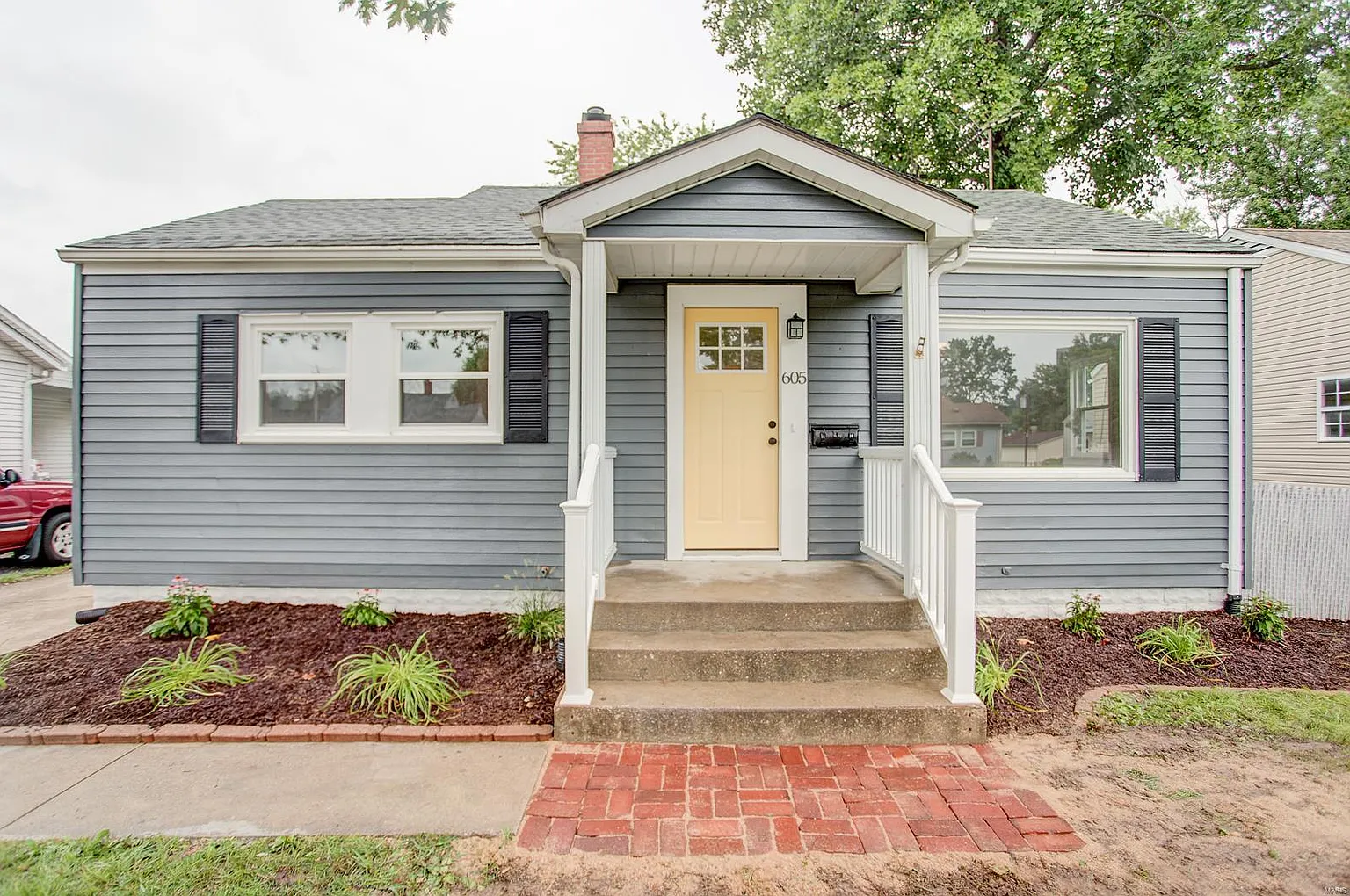 605 Lincoln Ave photo 1