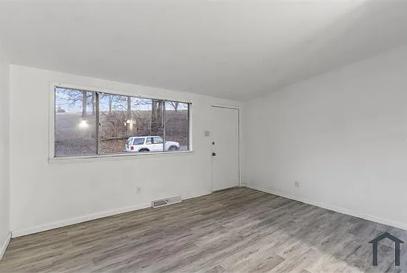 801 Thomas Ave — Photo 15