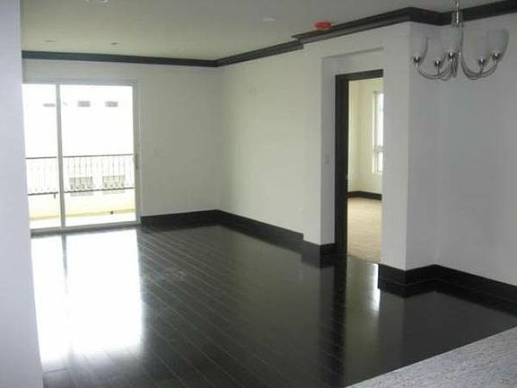 3rd image of 10625 Bloomfield St APT 301