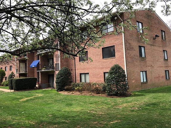 2nd image of 7606 Savannah St