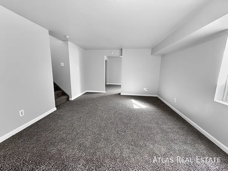 3820 Dolphin Cir — Photo 25