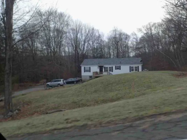 411 Cherrywood Ln #L-8, Madison Township, PA 18444