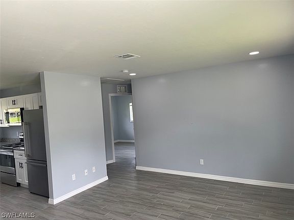 4th image of 100/102 Gilbert Ave S
