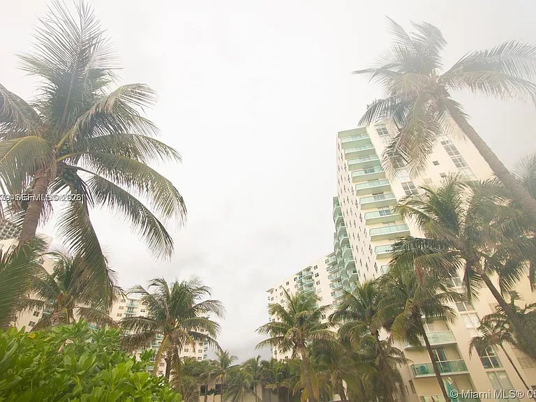 3801 S Ocean Dr #Penthouse 16S — Photo 30