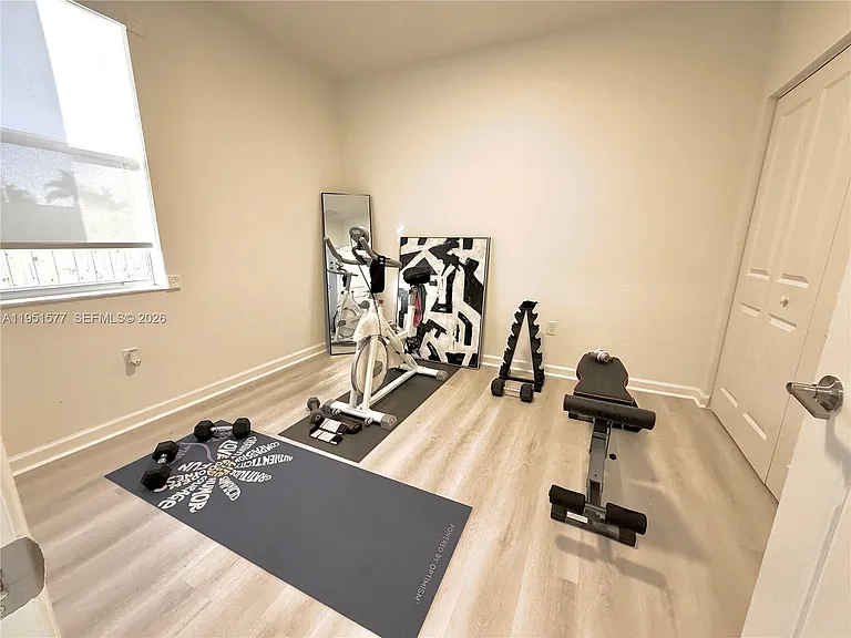 2661 SE 24th Ct — Photo 7